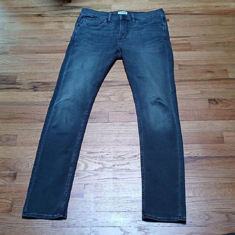 Men's Blue Jeans Dark Grey Inseam Is 33 Waist 32